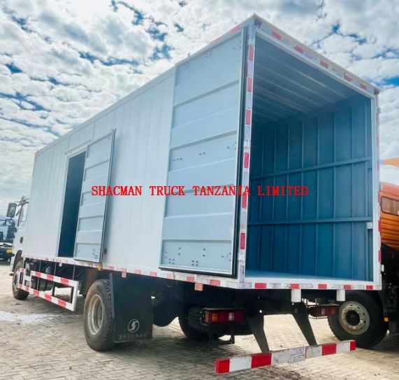 6-wheel 52cbm SHACMAN L3000 dry box truck for sale