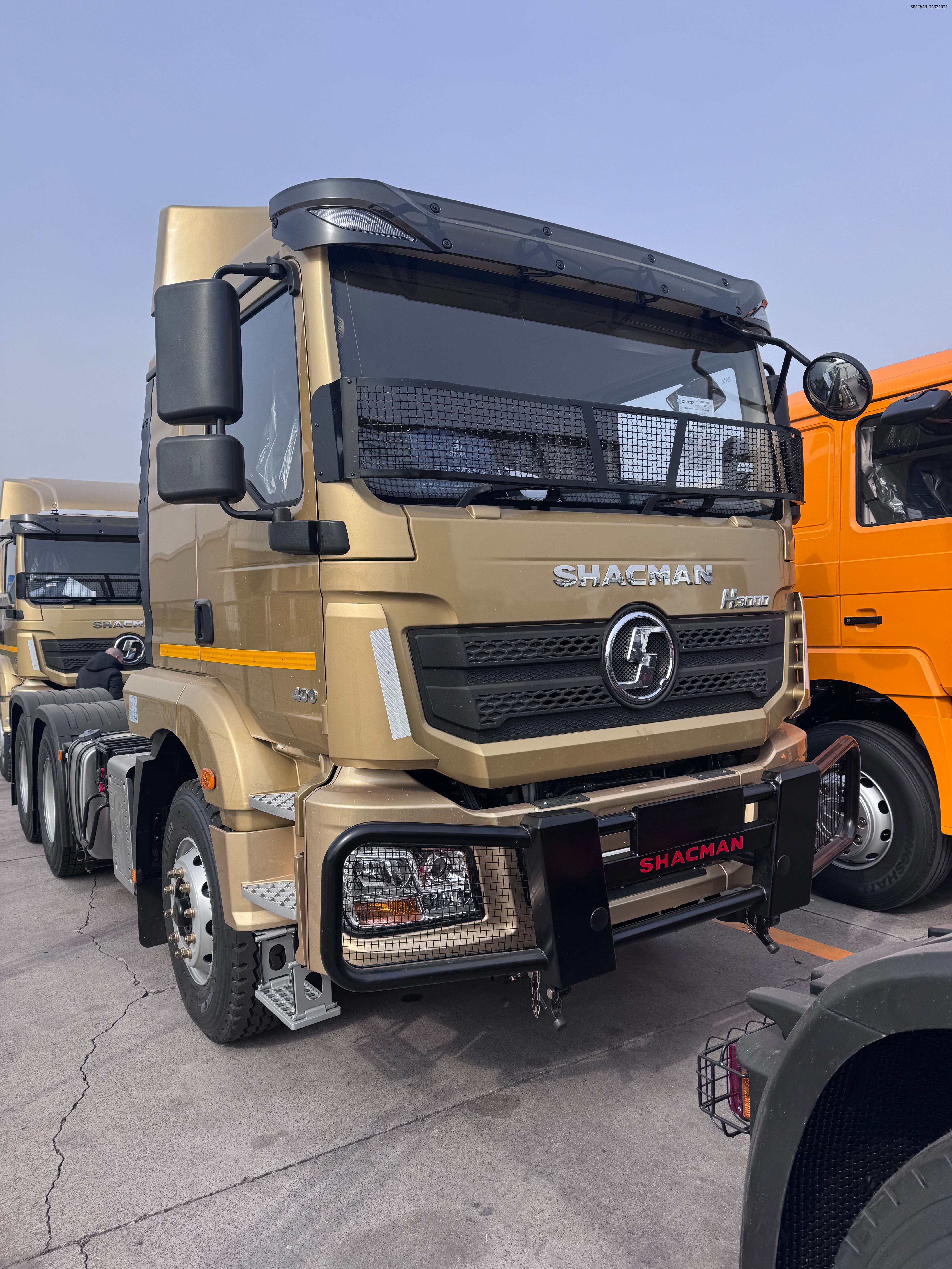  50Ton SHACMAN H3000 horse for Tanzania for sale