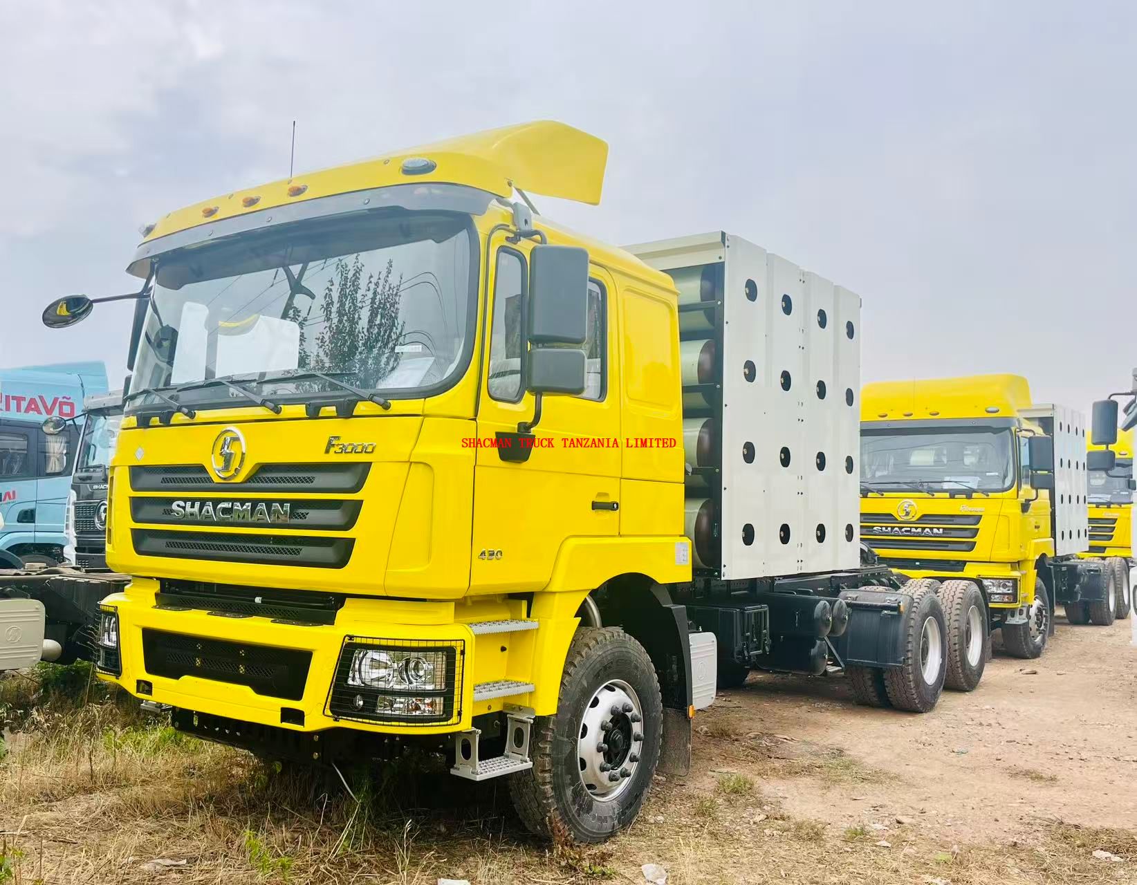 6*4 SHACMAN F3000 horse with 430hp CNG engine