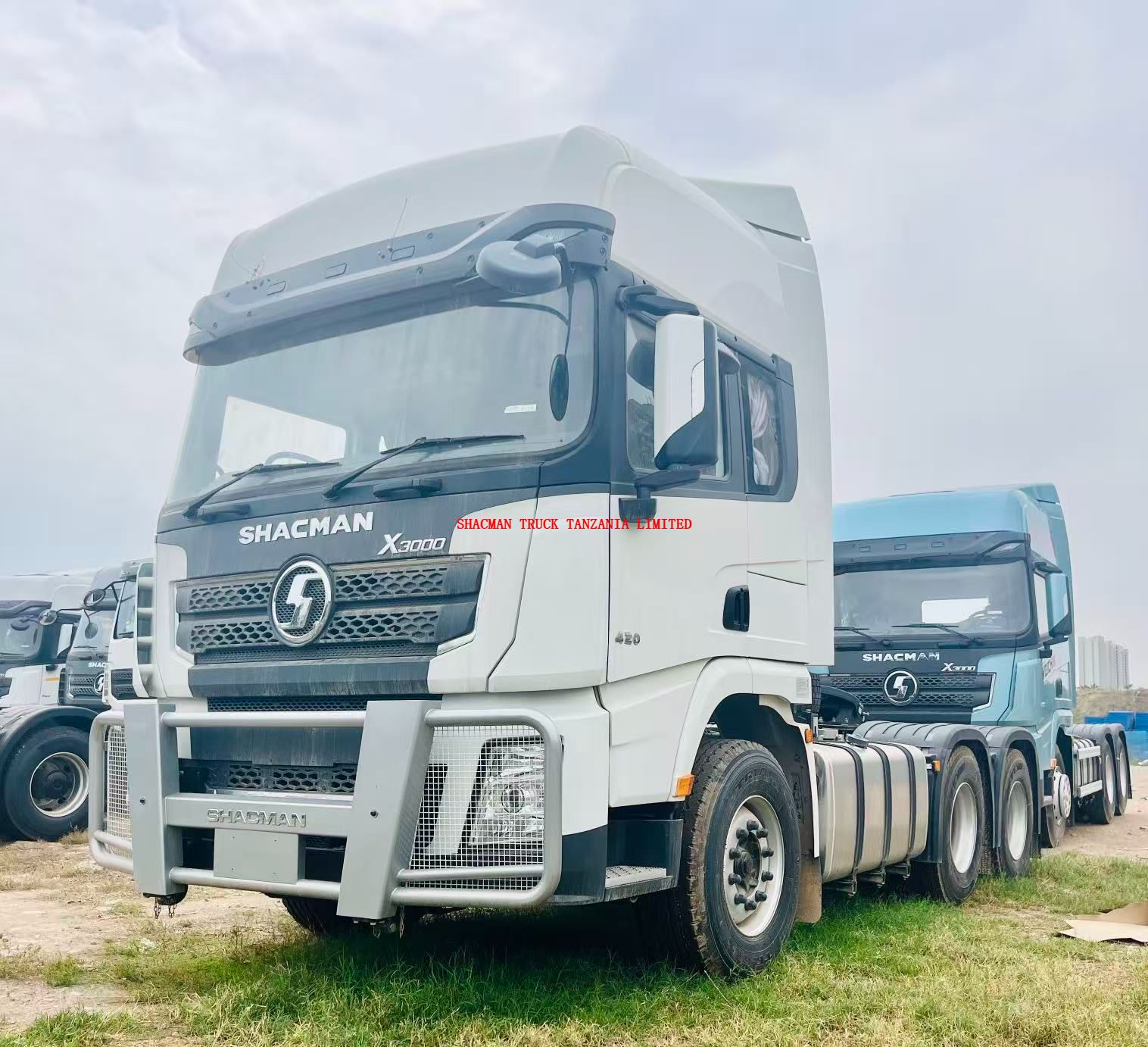  420hp SHACMAN X3000 Horse with high roof stock in China selling at special low price 