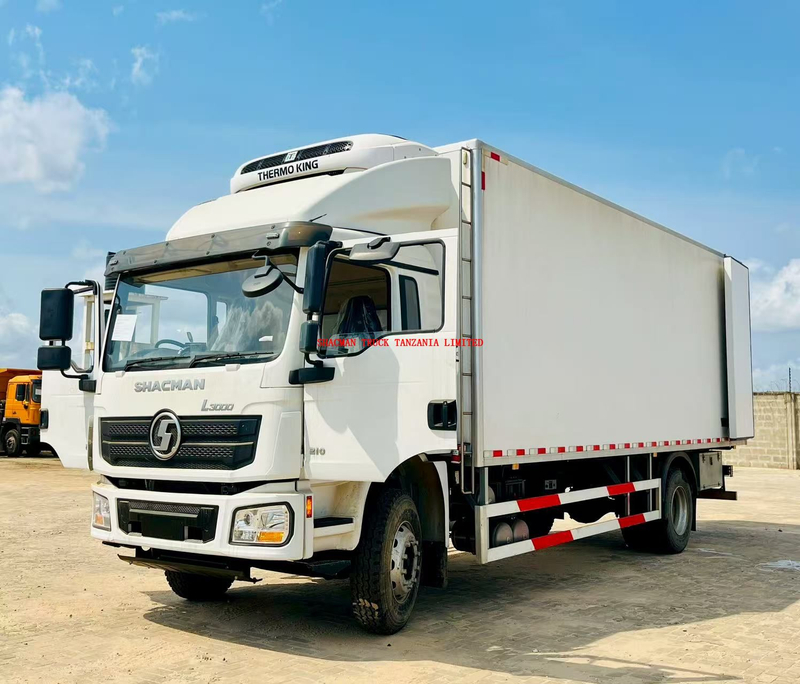 4*2 210hp 45cbm SHACMAN L3000 reefer truck refrigerator in Tanzania for sale