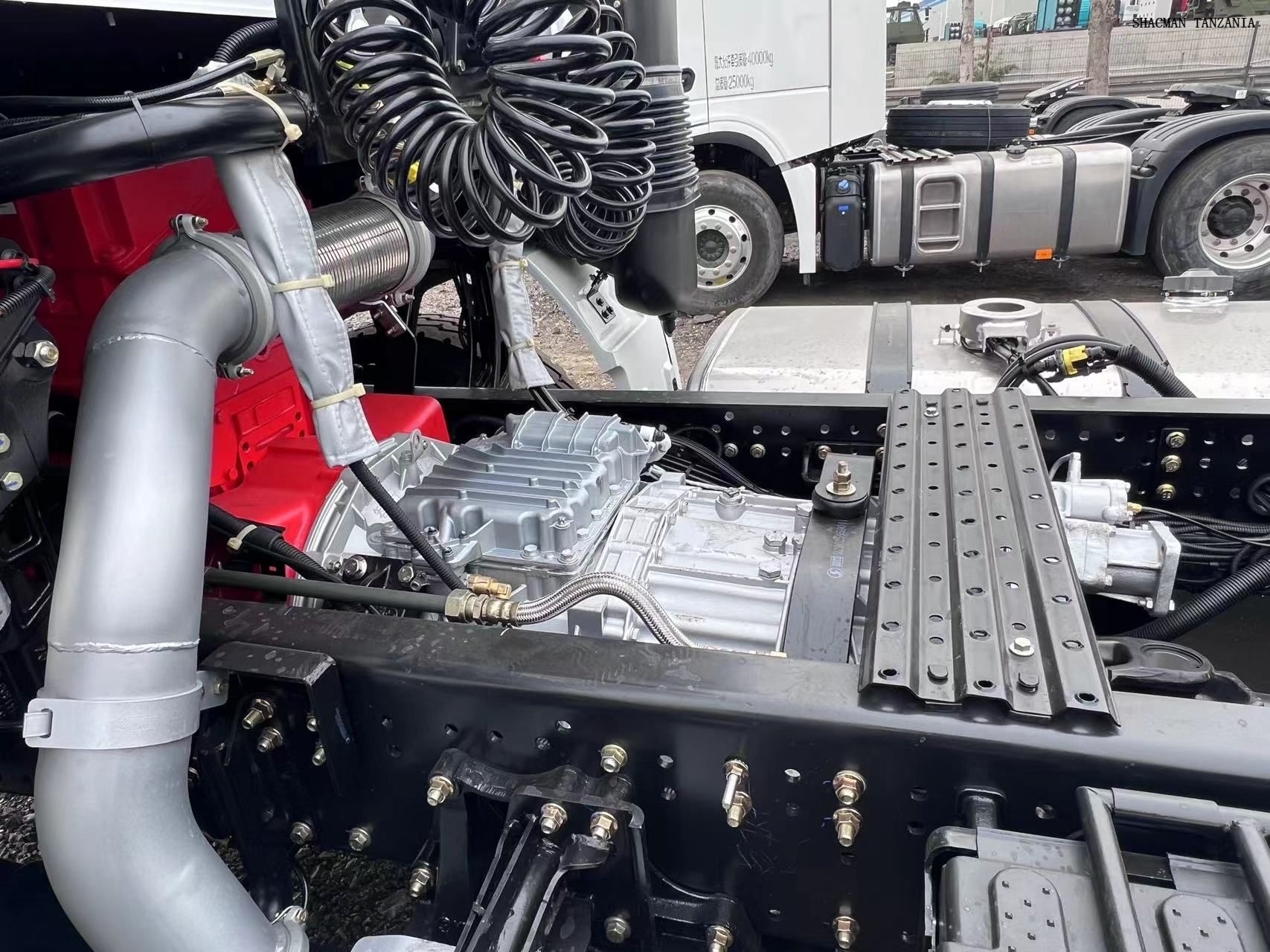 stock cheap 420hp SHACMAN X3000 Horse with AMT