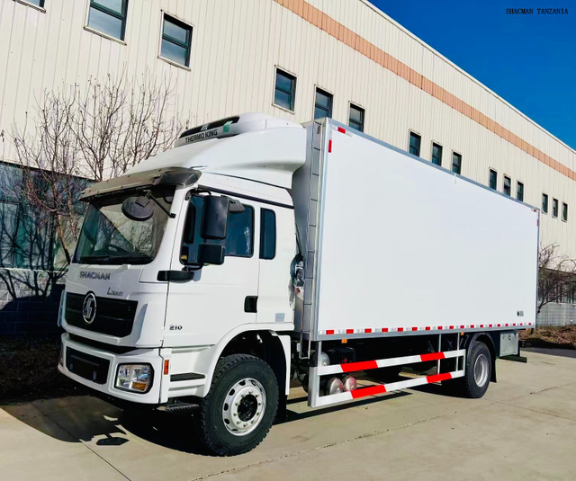 4*2 210hp 45cbm SHACMAN L3000 reefer truck refrigerator for Tanzania