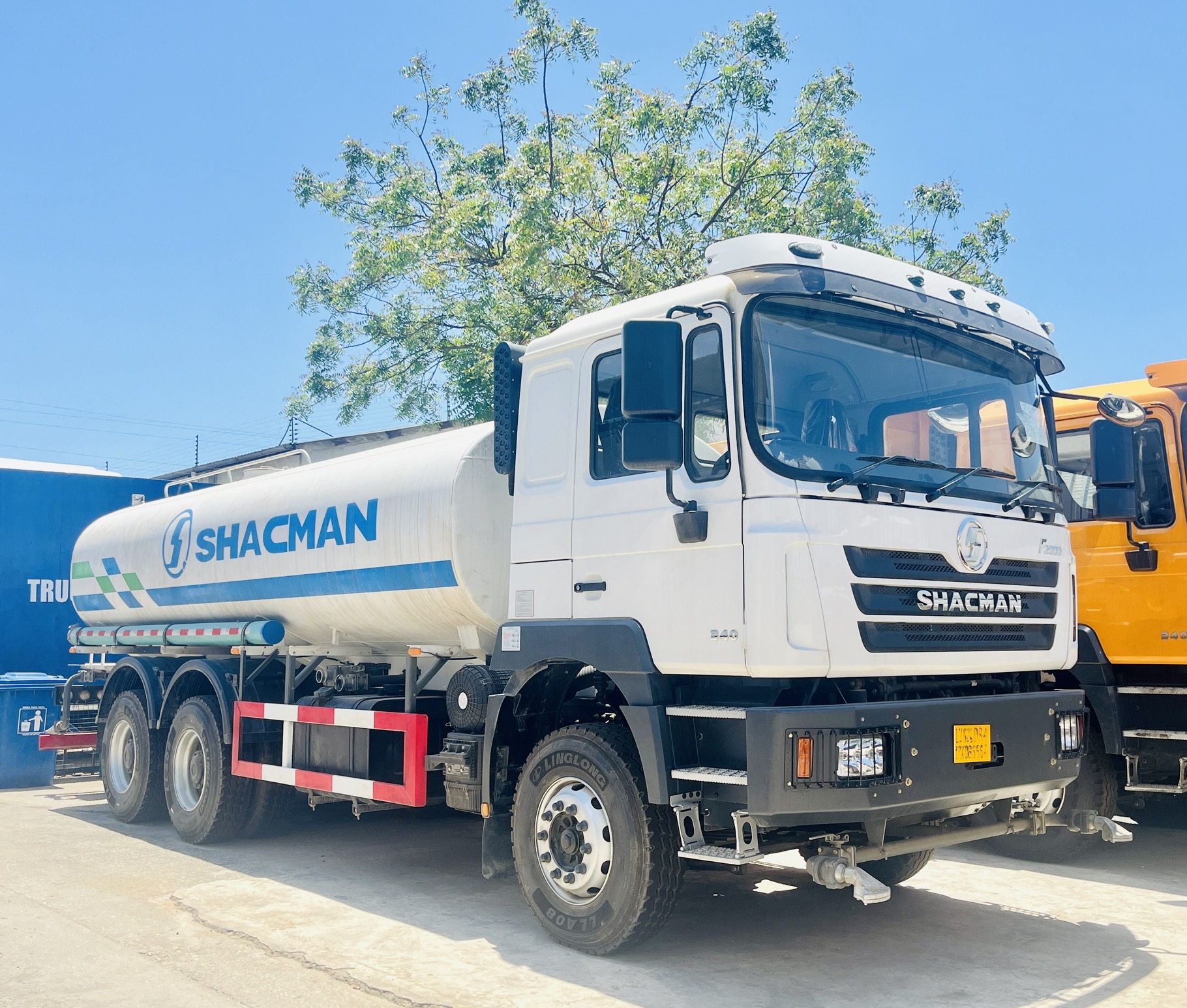 20000L SHACMAN F3000 water bowser