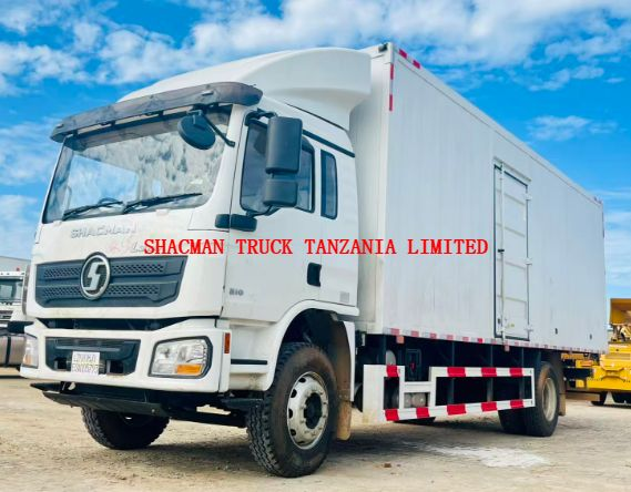 6-wheel 52cbm SHACMAN L3000 dry box truck for sale