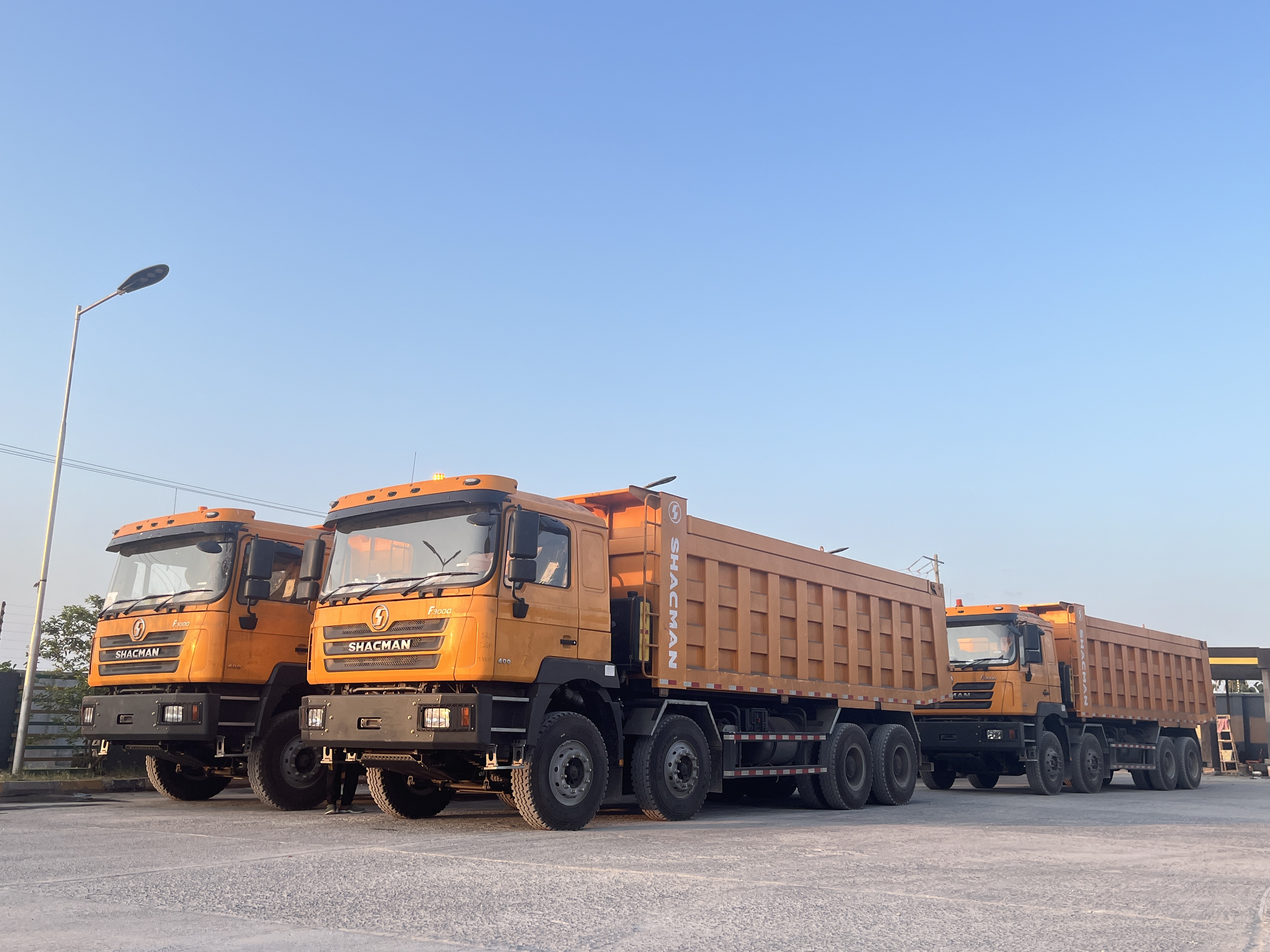 30cbm 50Ton loading 400hp SHACMAN F3000 tipper dump truck stock in Tanzania for sale transit to Zambia Congo Zimbabwe Uganda