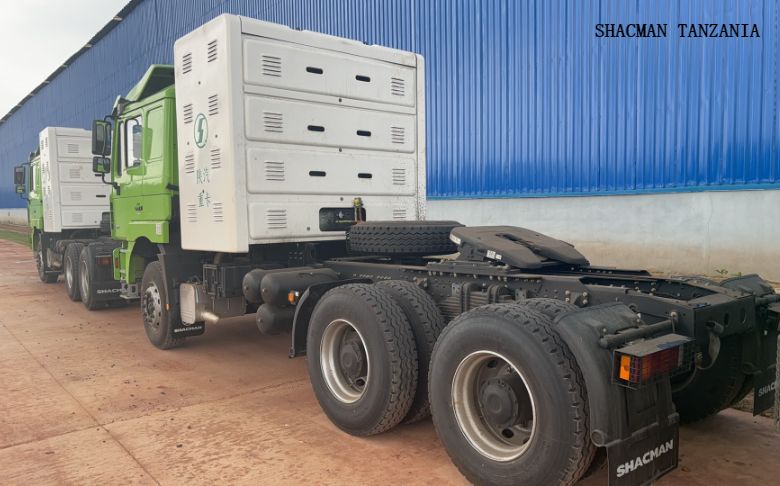6*4 SHACMAN F3000 horse with 430hp CNG engine