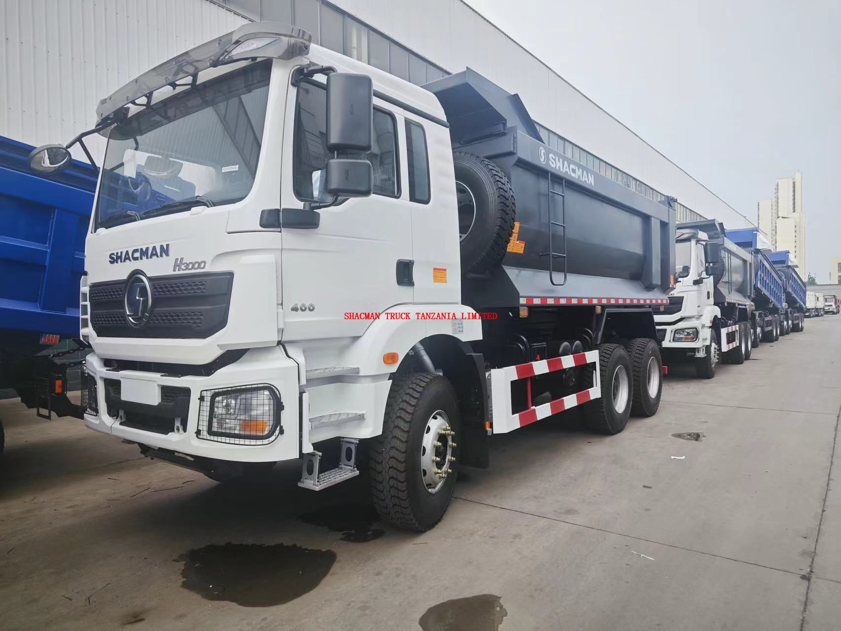 LHD 19cbuic SHACMAN H3000 tipper stock in China on sale 