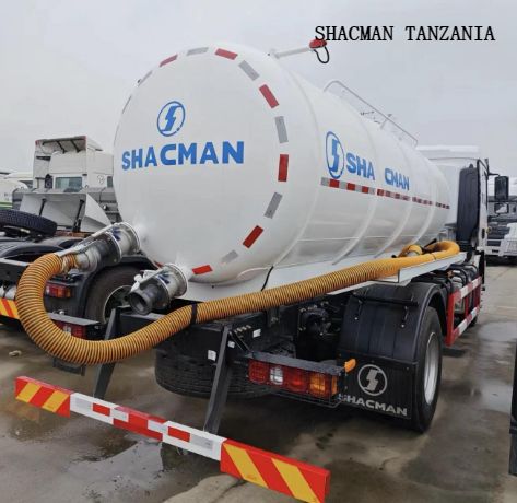 4*2 6-wheel 10000L SHACMAN L3000 vacuum suction sewage truck