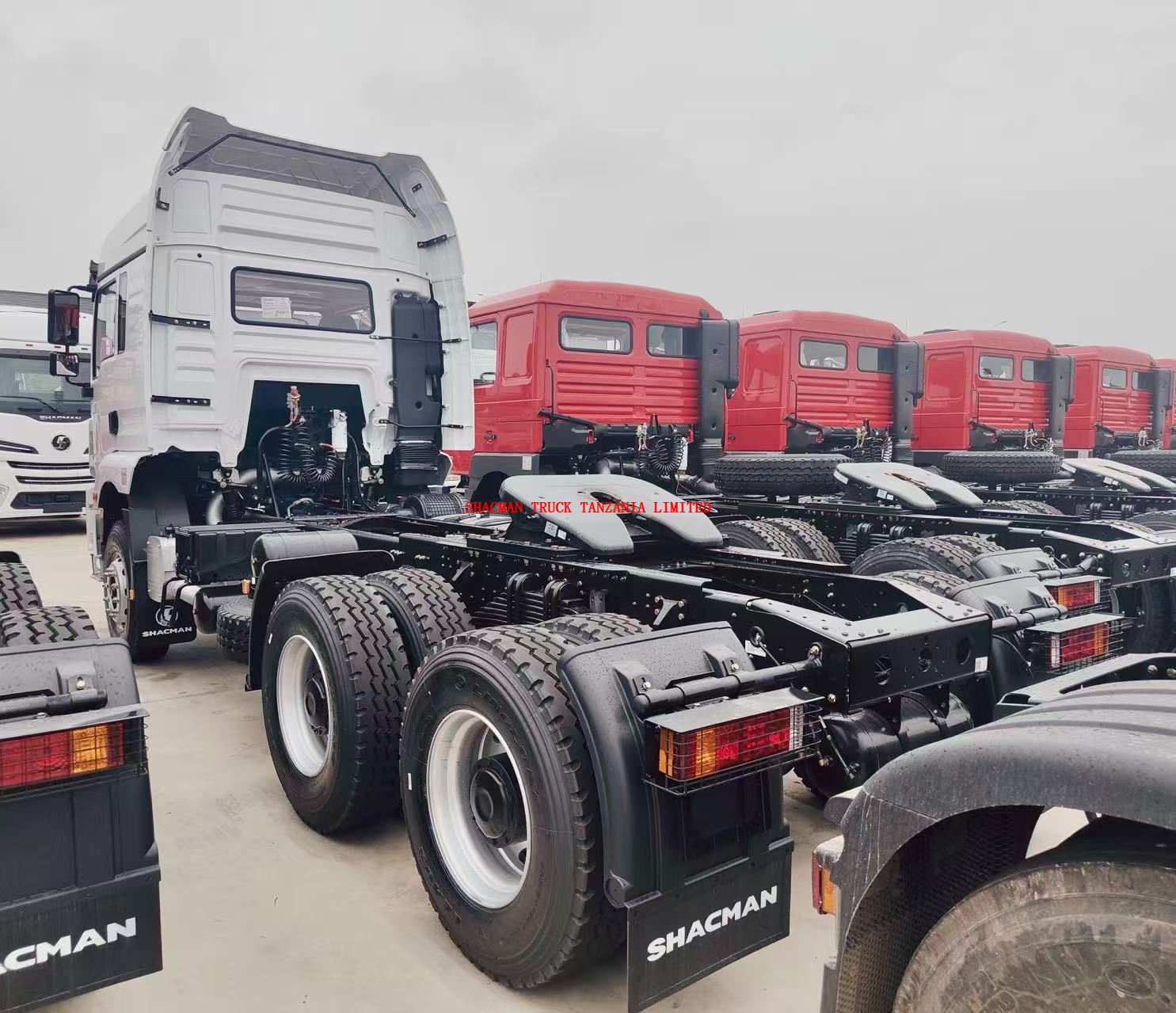6*4 430hp SHACMAN H3000 horse stock in China on sale LHD