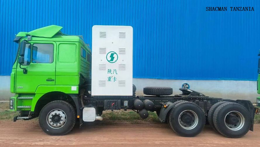6*4 SHACMAN F3000 horse with 430hp CNG engine