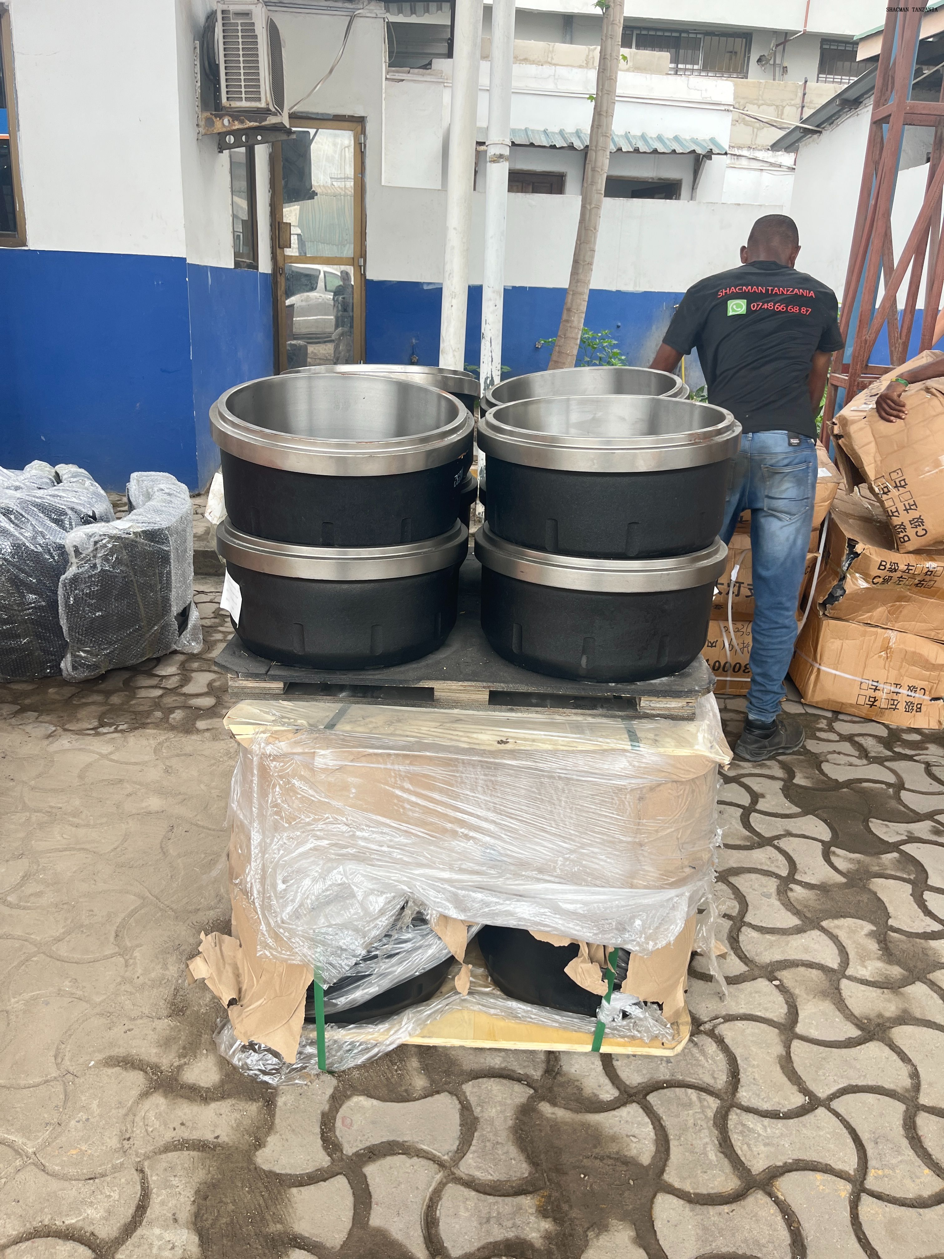 spare parts for SHACMAN trucks in Tanzania