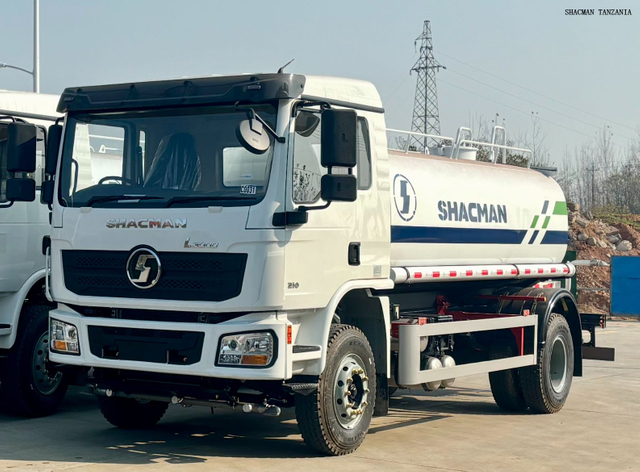 10000L SHACMAN L3000 water bowser