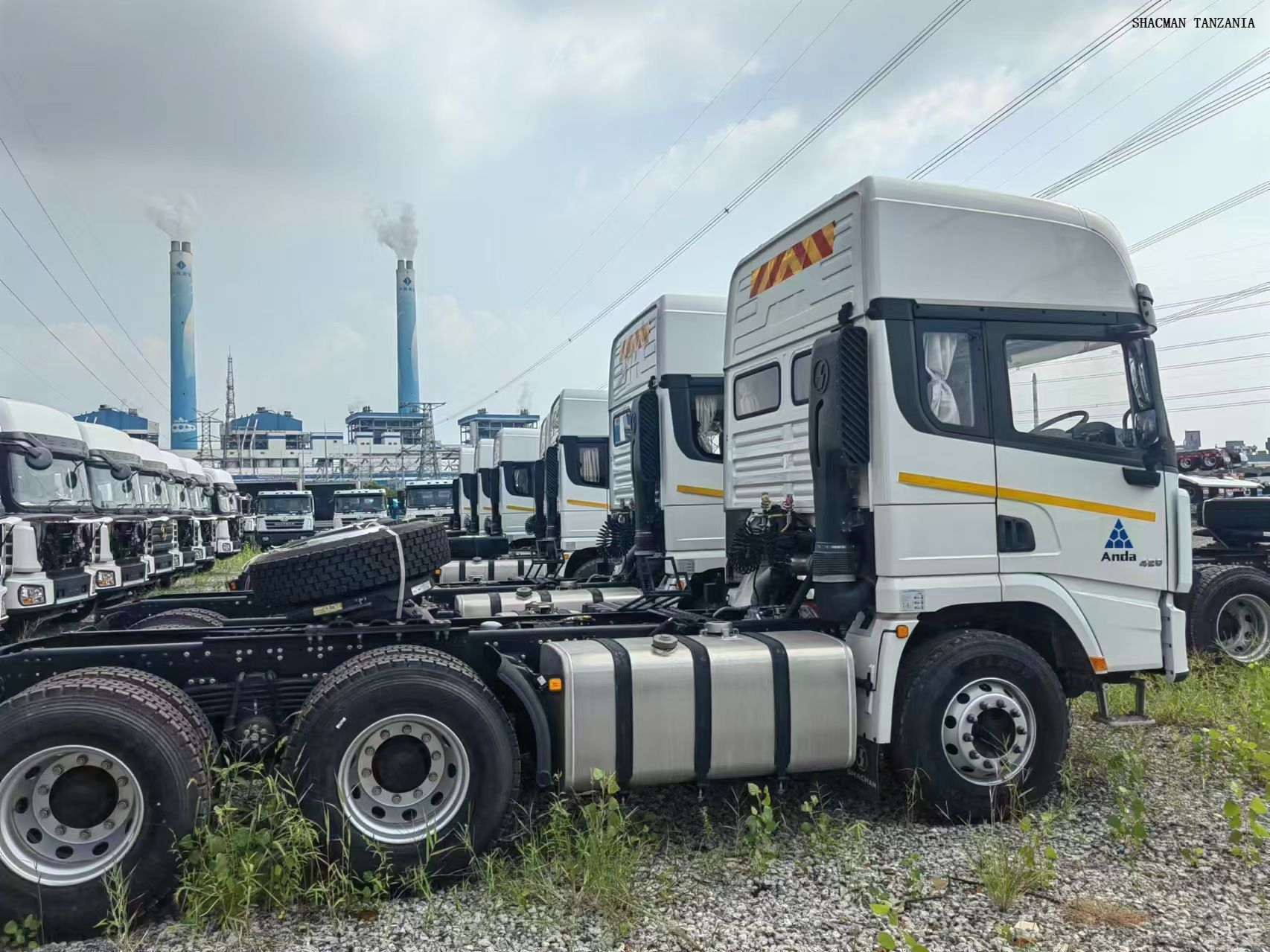 stock cheap 420hp SHACMAN X3000 Horse with AMT