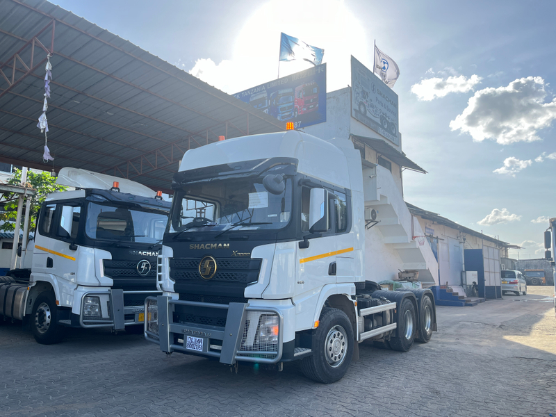 420hp SHACMAN X3000 Horse with high roof in Tanzania